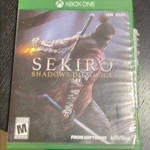 Deliro shadows die twice - pre owned